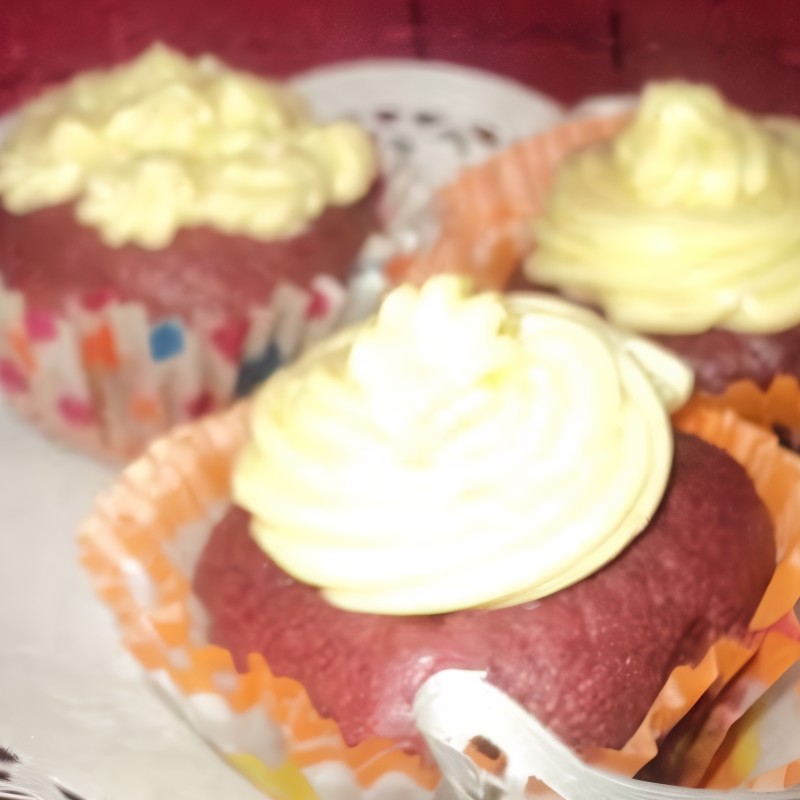 Капкейки со свеклой и апельсиновым кремом