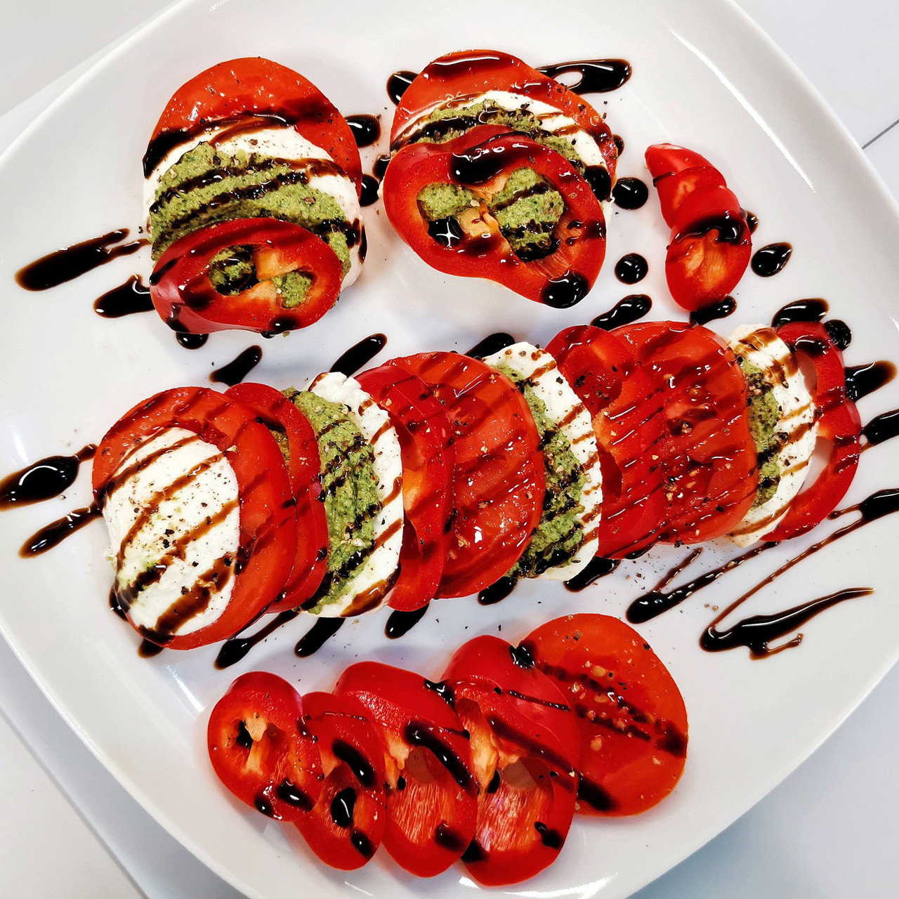 Капрезе с перцем рамиро