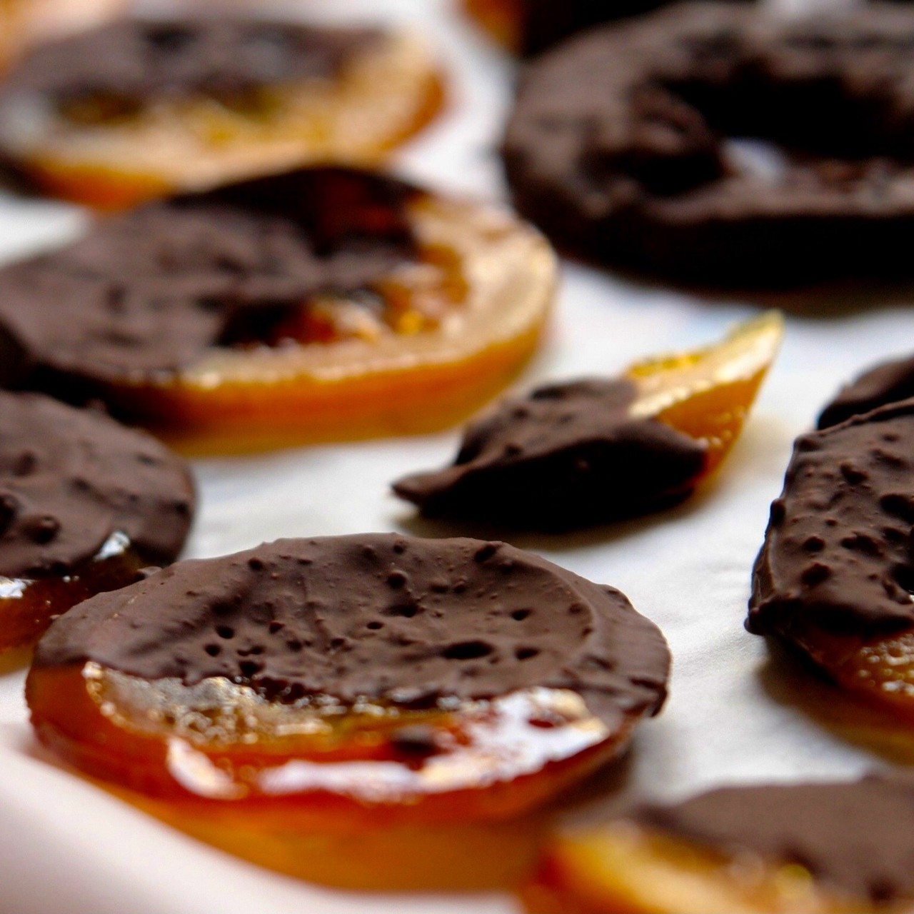 Карамелизованные апельсины в шоколаде