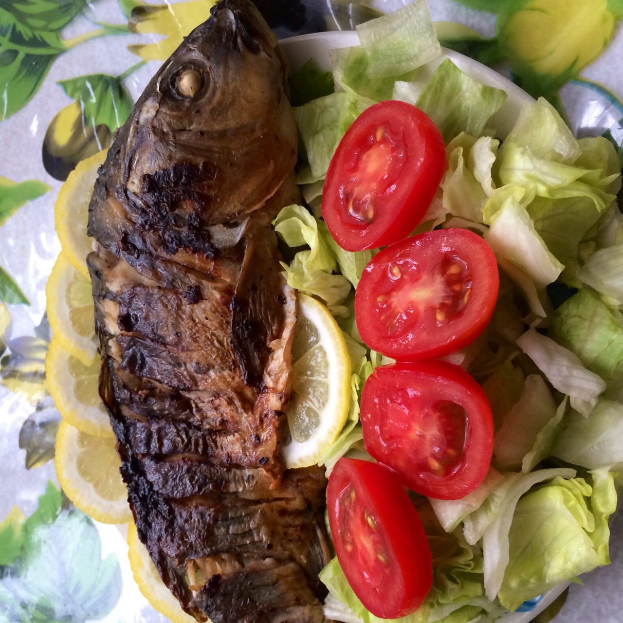 Карп в духовке с мятой