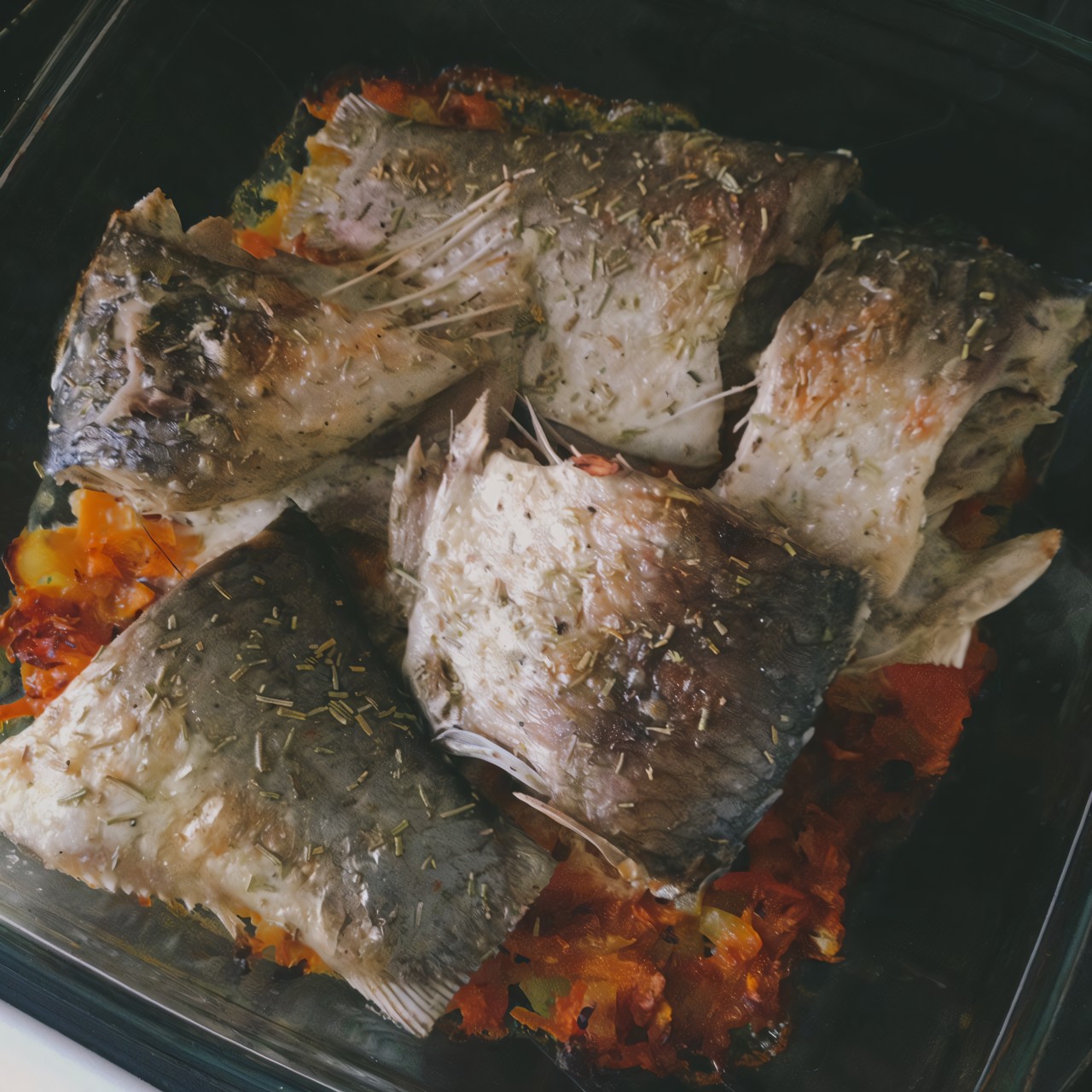 Карп, запеченный под сыром