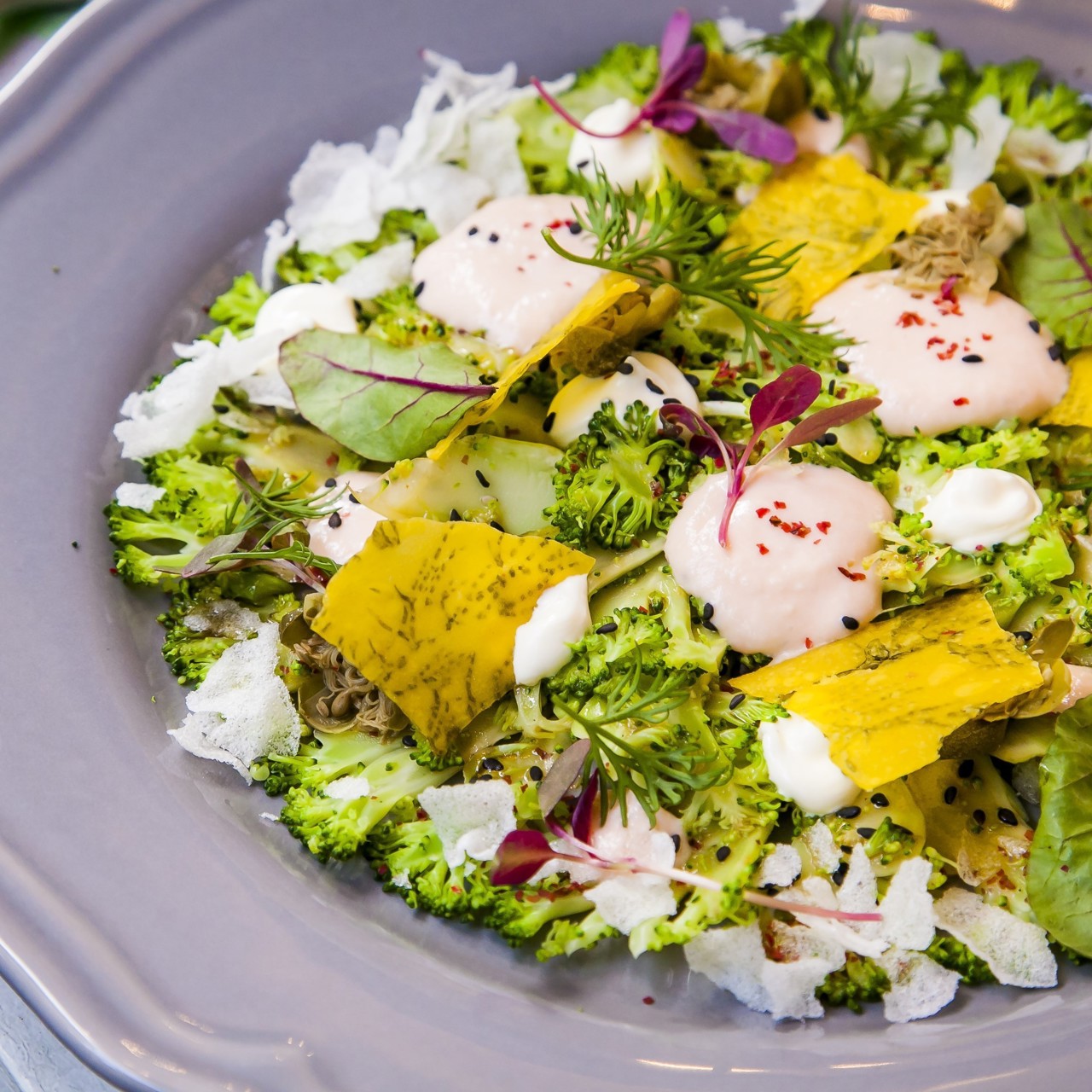 Карпаччо из брокколи с крем-лососем