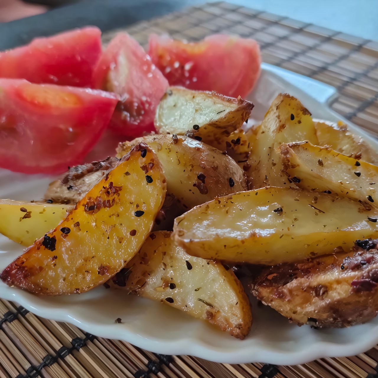 Картофель по-деревенски с кунжутом