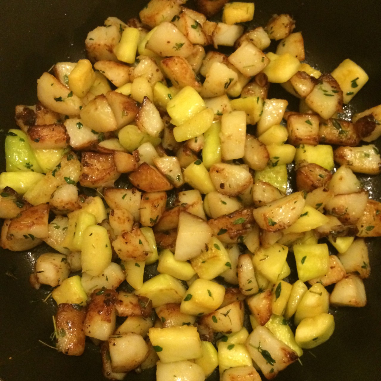 Картофель с цукини и тимьяном