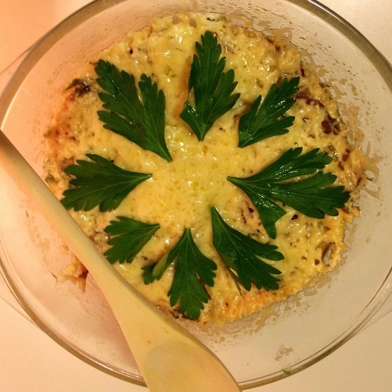 Картофель со сметанным соусом и сыром