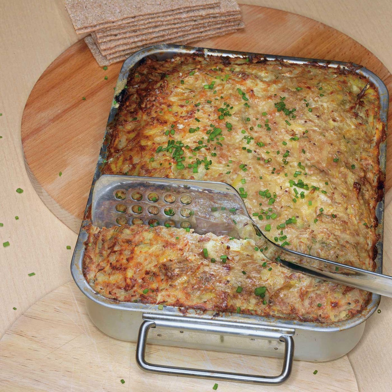 Картофельная запеканка с говядиной и анчоусами