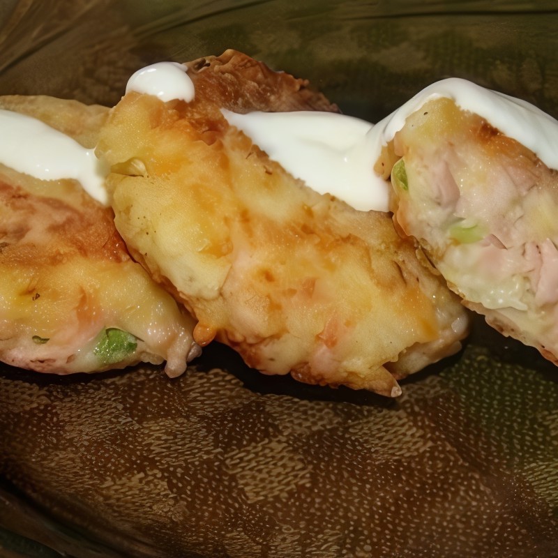 Картофельные биточки с сыром и ветчиной