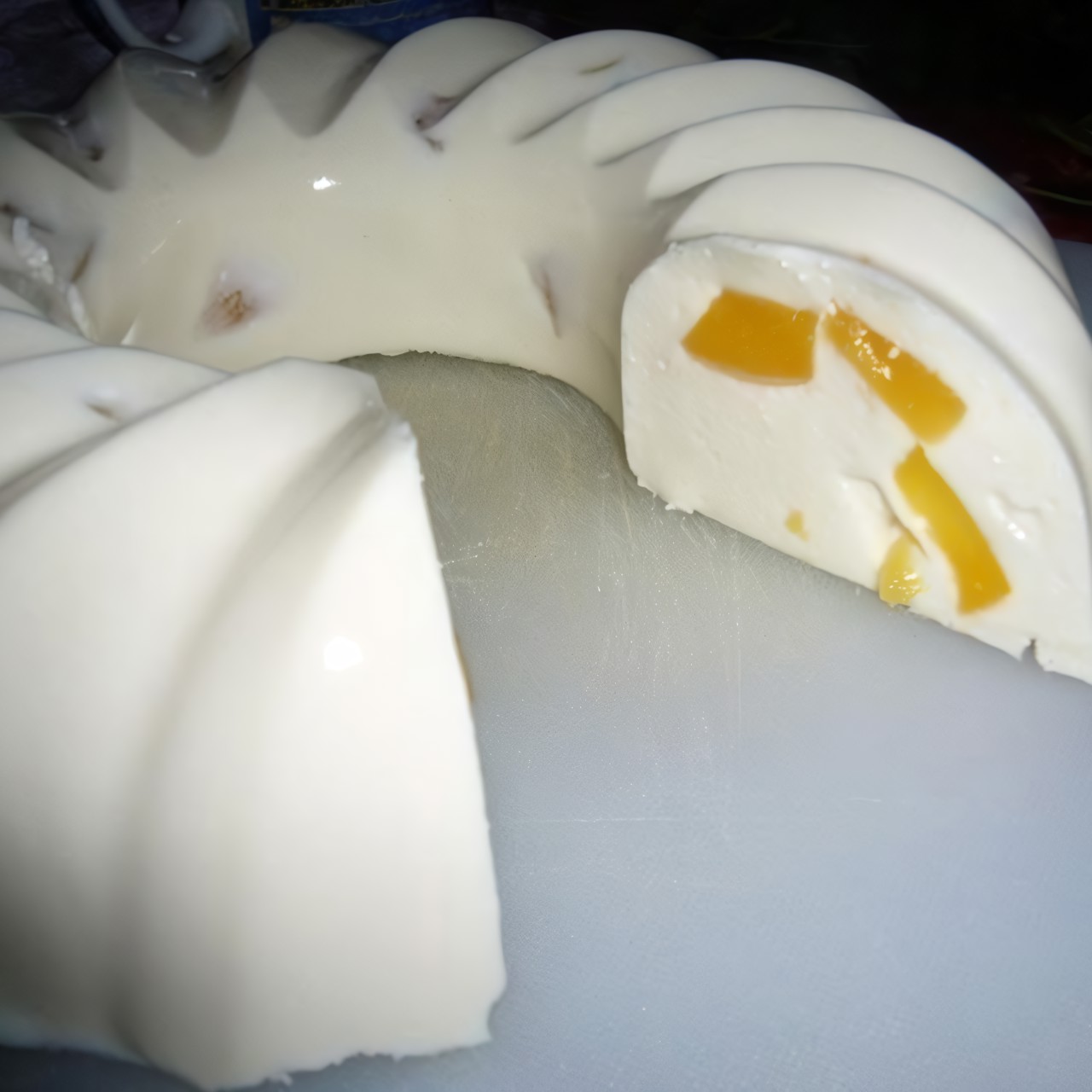 Кекс с ананасами без выпечки