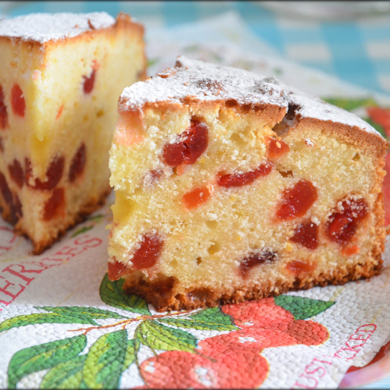 Кекс с вишнями