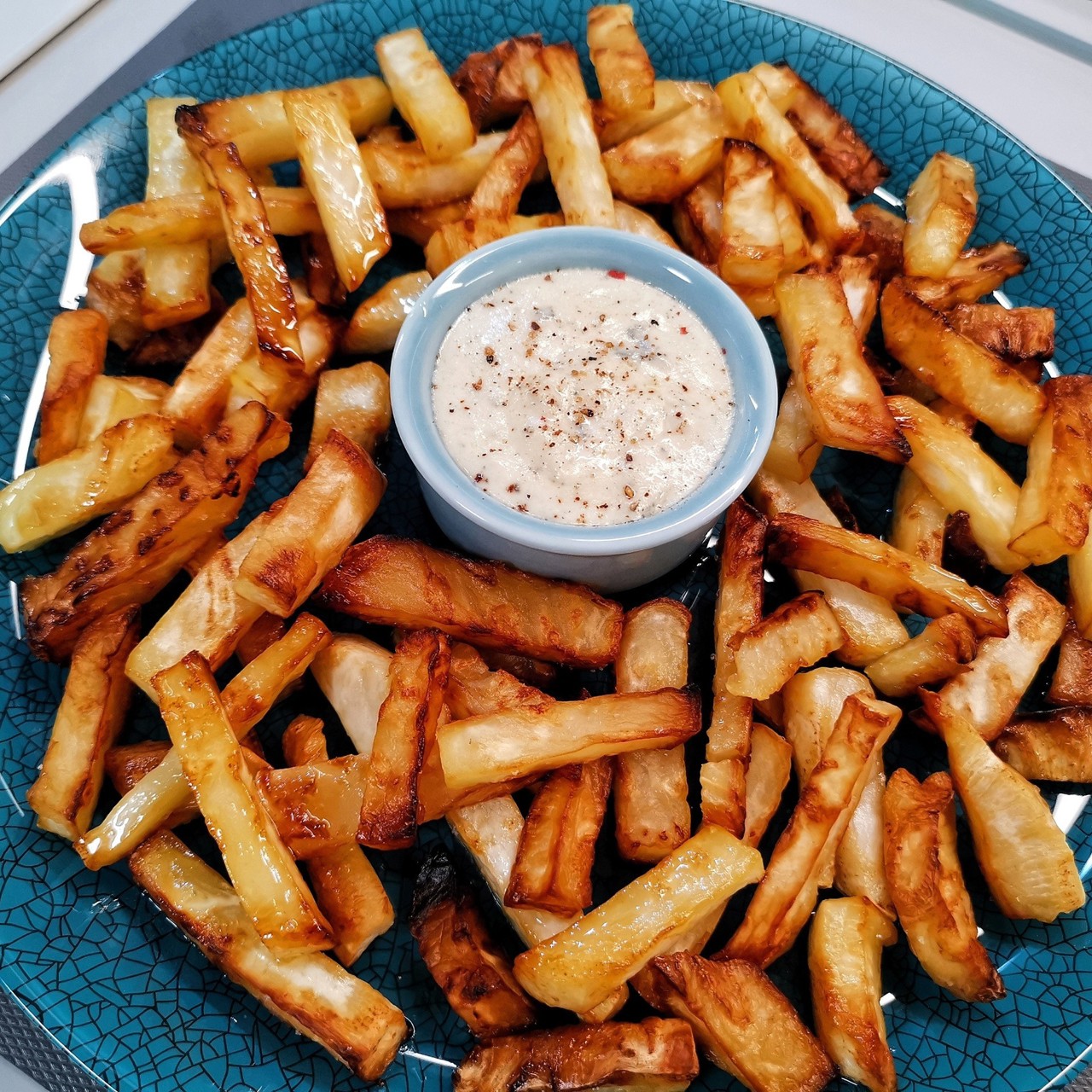 Кето-гарнир «Картофель фри с соусом дорблю»