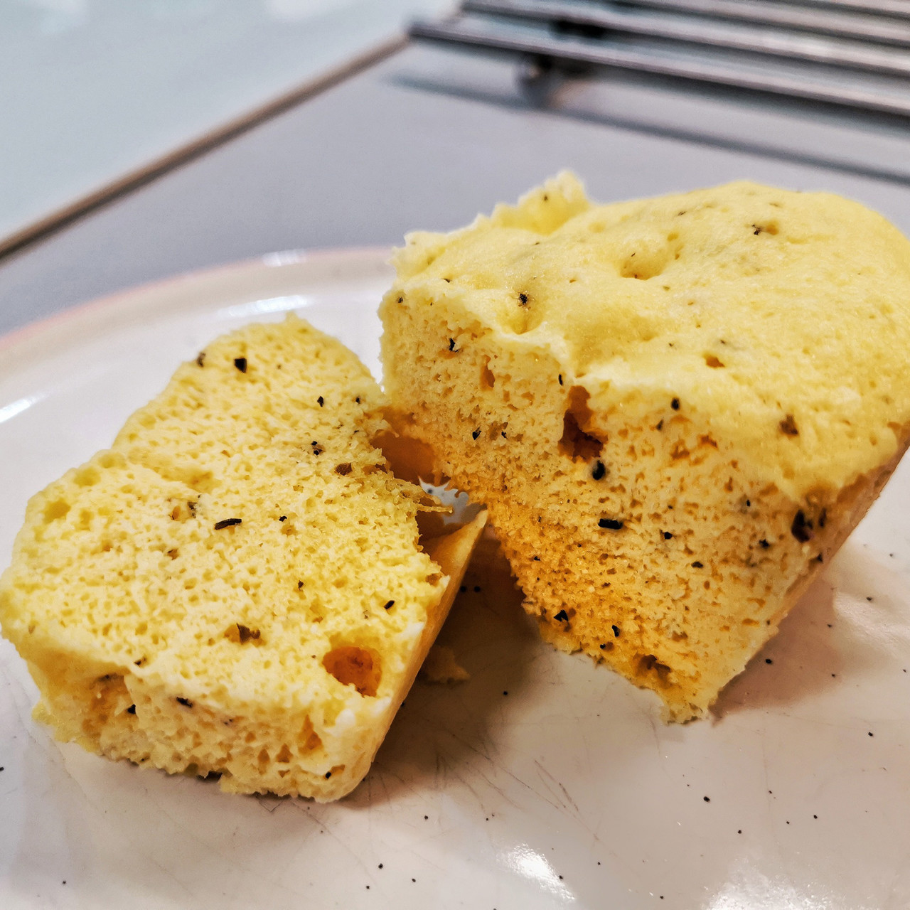 Кето-кекс с прованскими травами