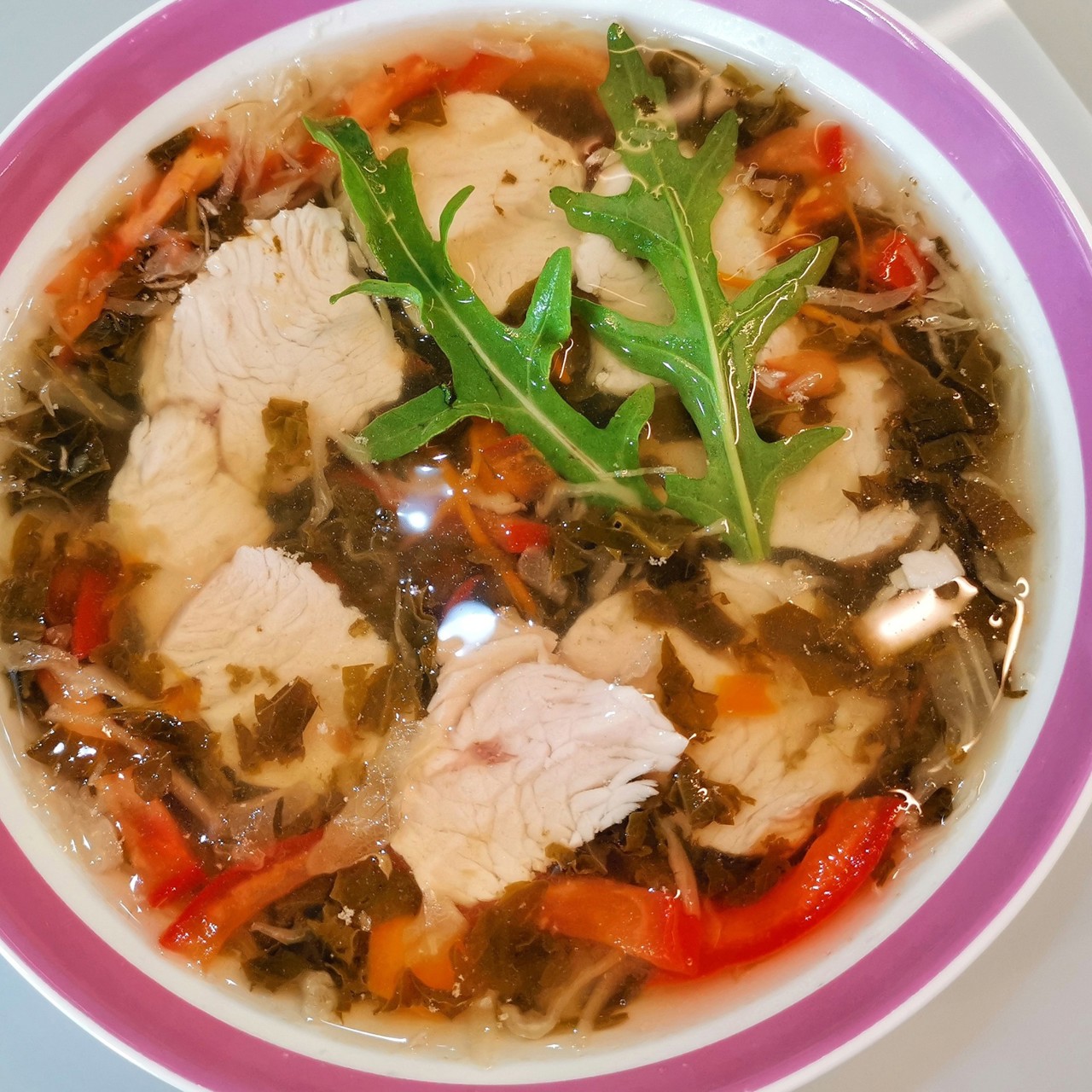 Кислые щи с курицей и индейкой