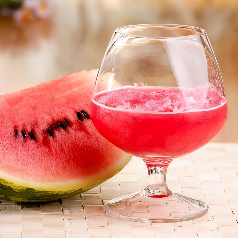 Клюквенно-арбузный пунш с водкой и ликером «Куантро»