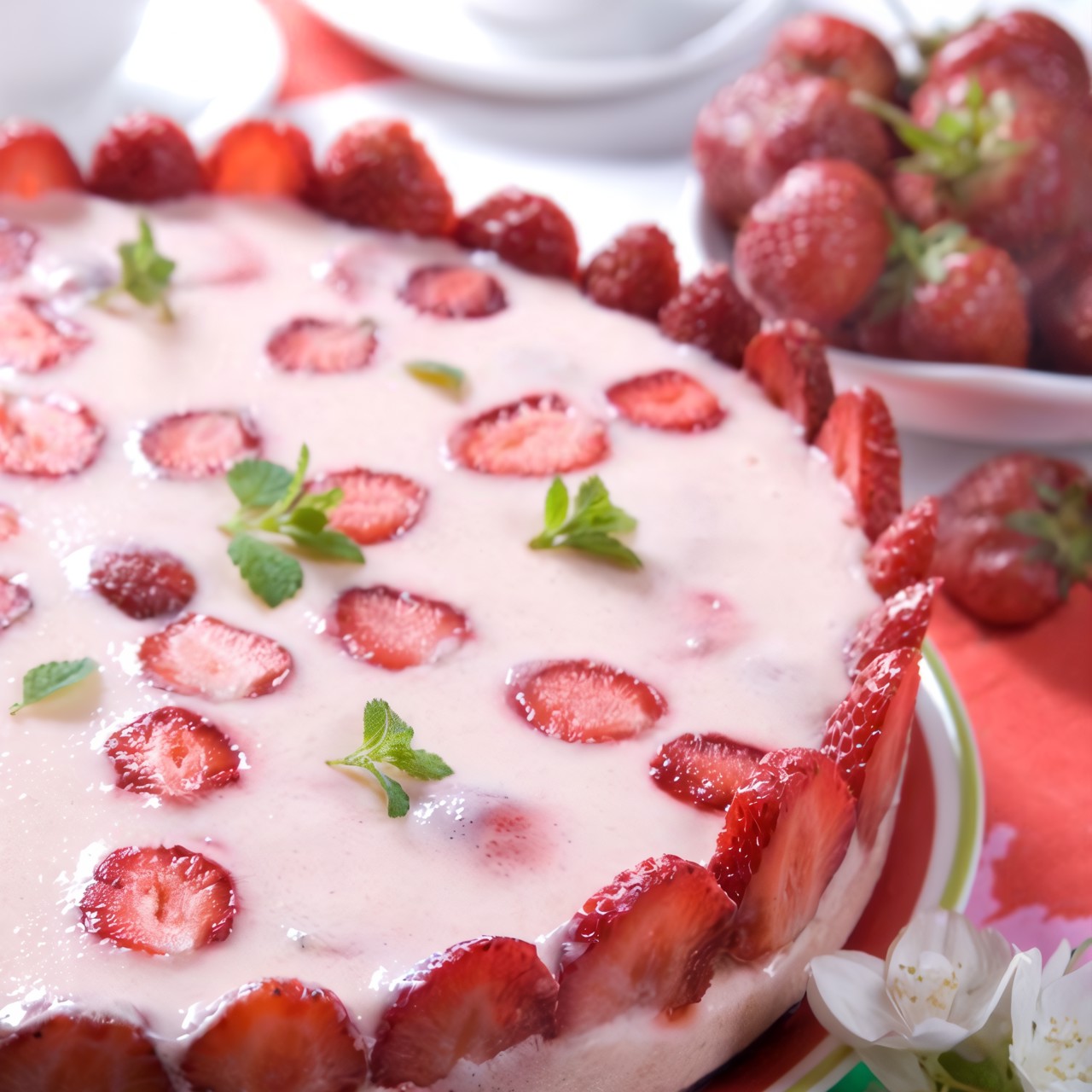 Клубничная шарлотка с сыром