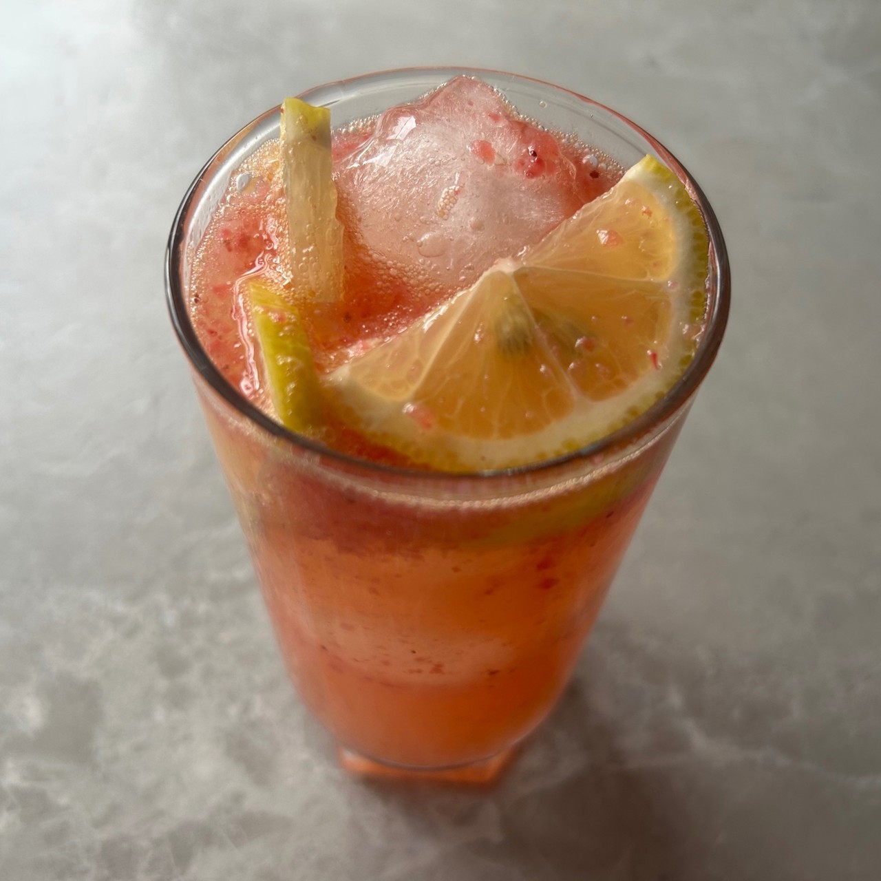 Клубничный лимонад