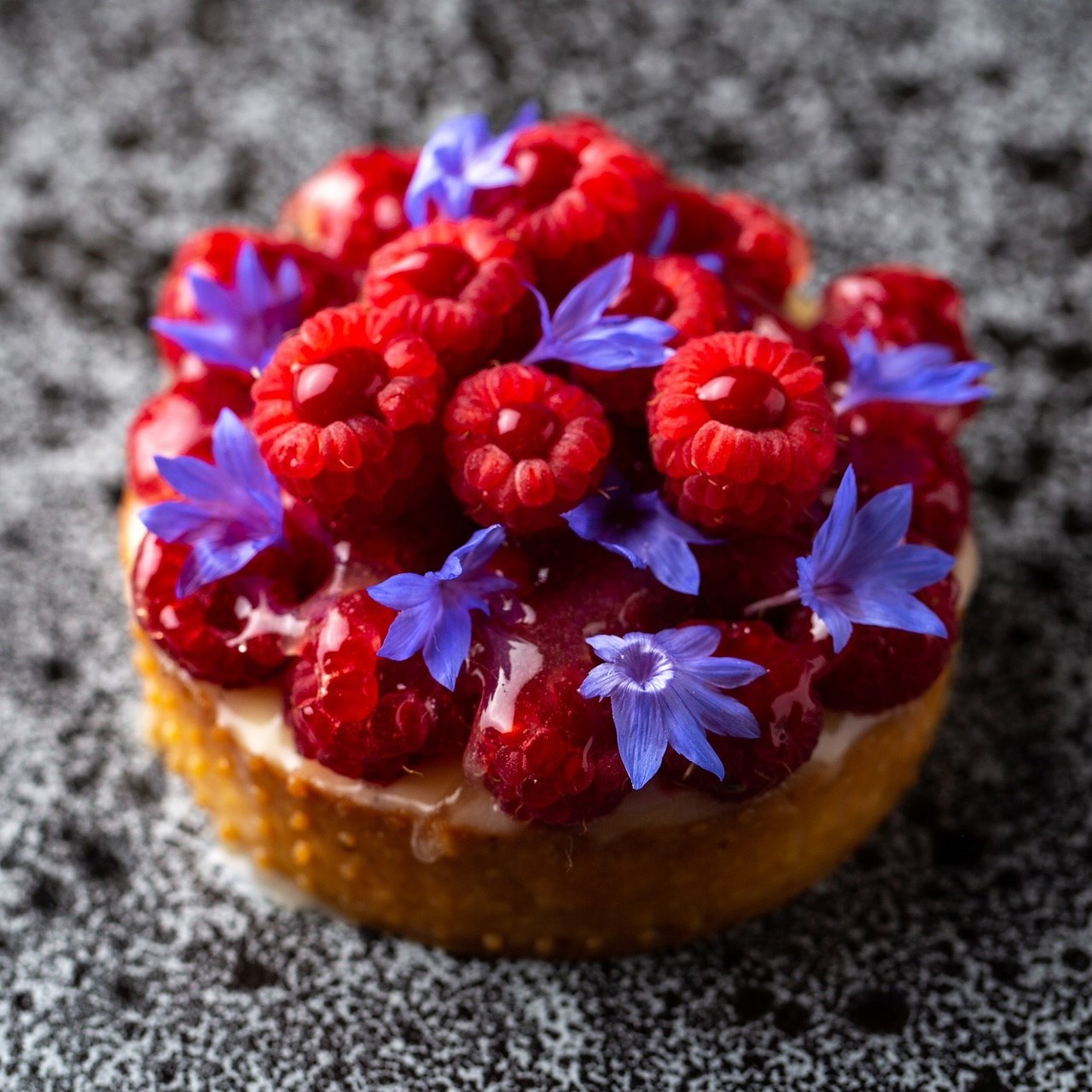 Клубничный тарт с творожным кремом