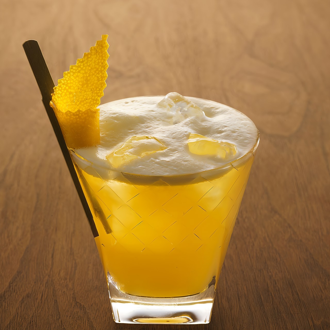 Коктейль «Физ «Утренняя слава» (Mai TaiMorning Glory Fizz)