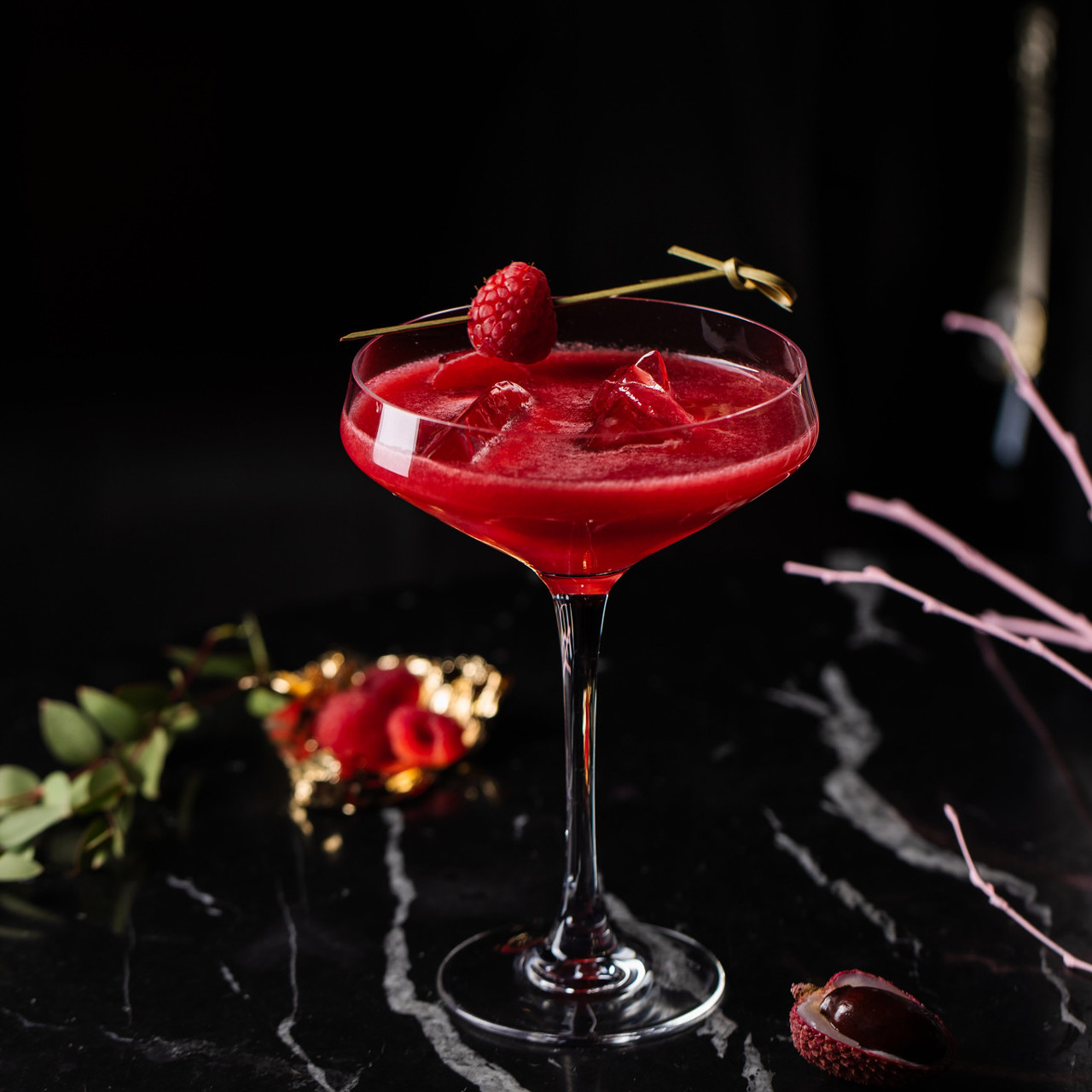 Коктейль «Личи с малиной — тини»