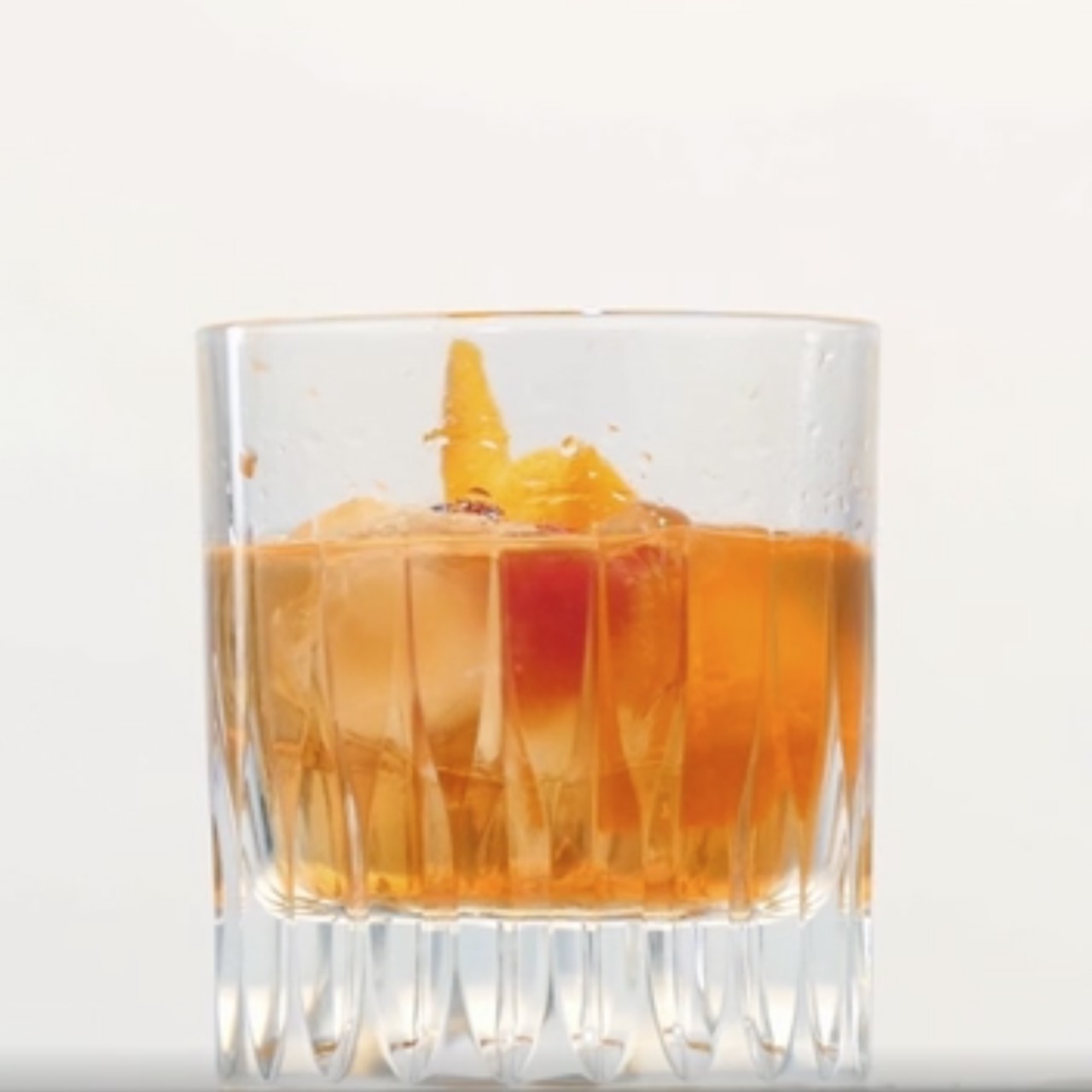 Коктейль «Олд-фэшенд» на выдержанном роме