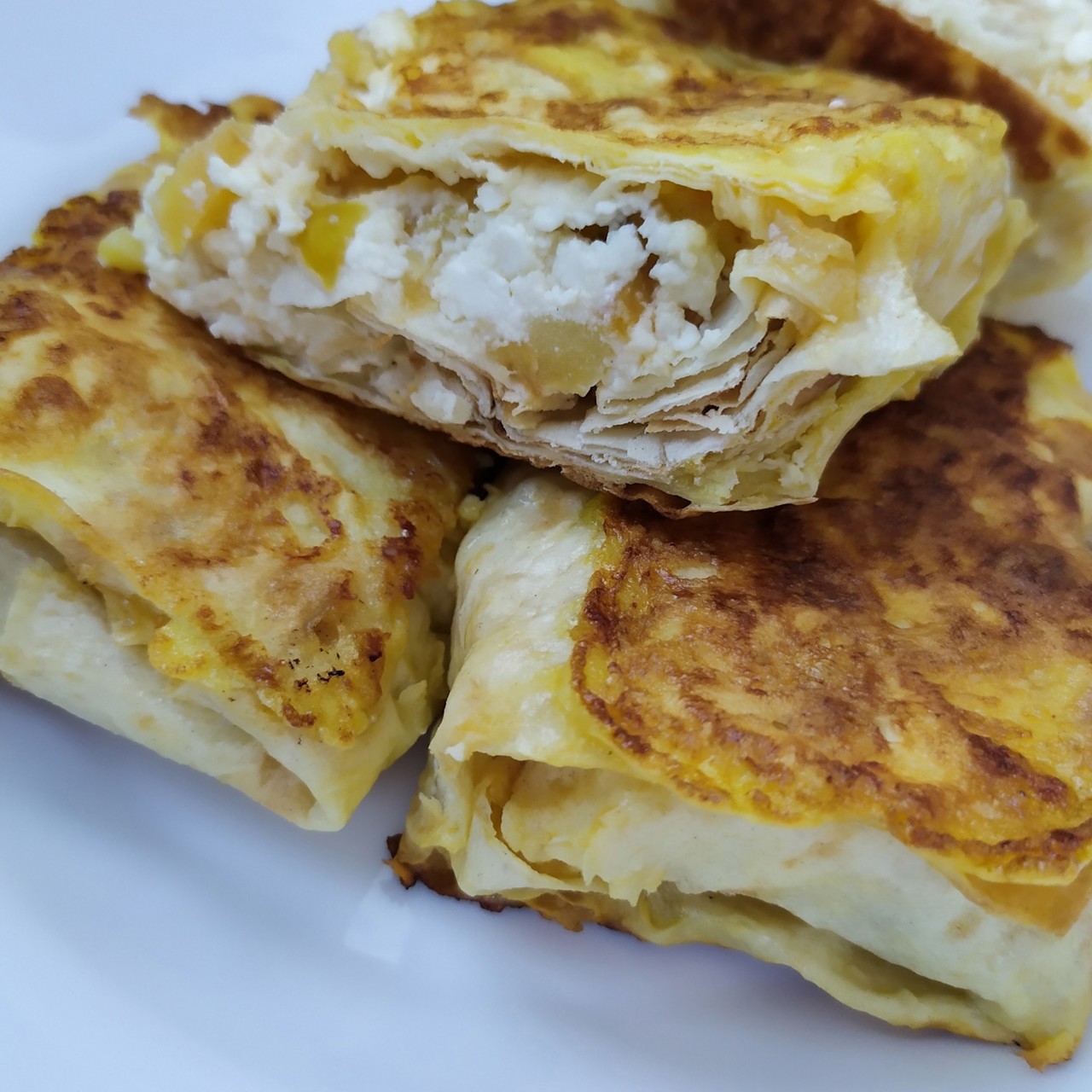 Конвертики из лаваша с творогом и яблоком