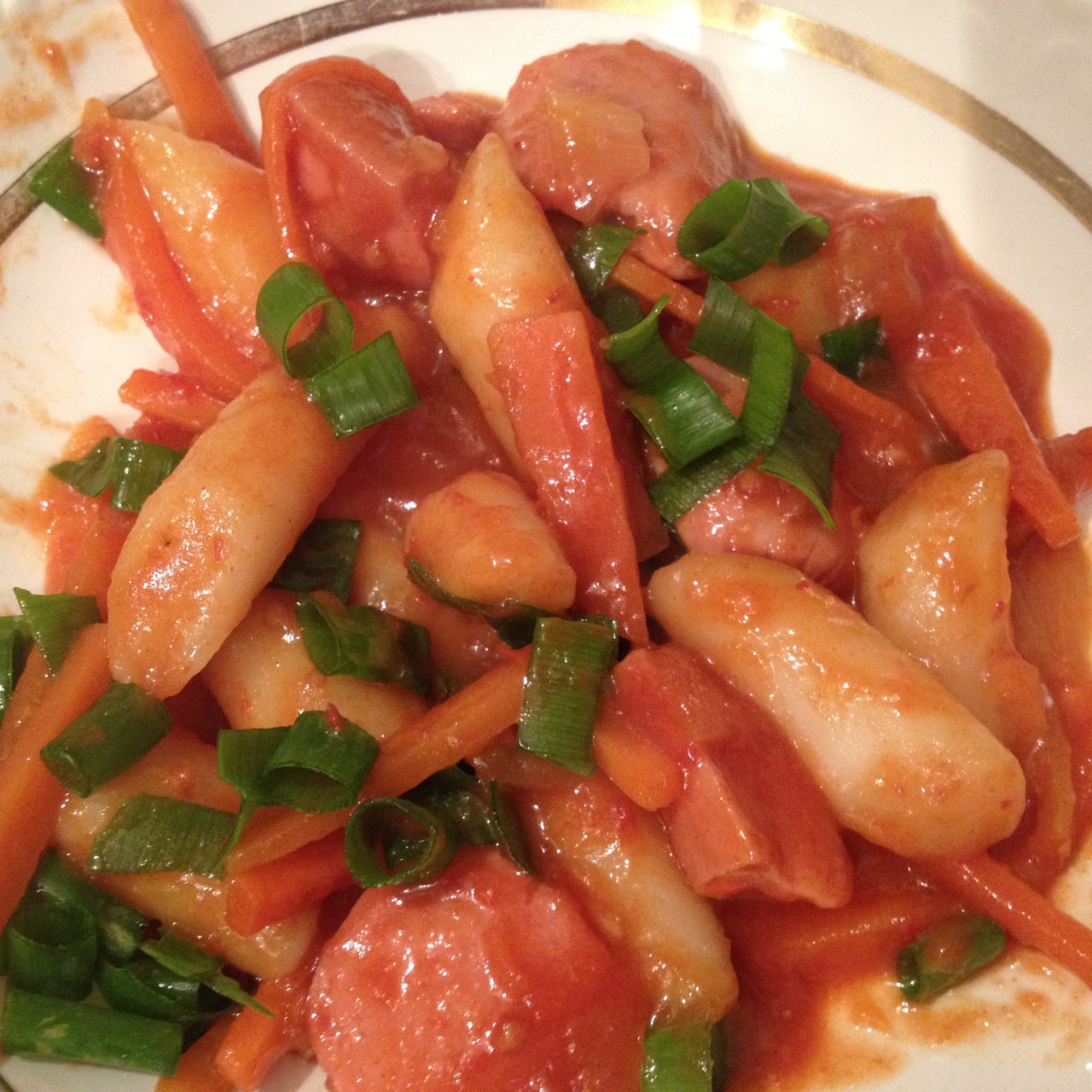 Корейские рисовые брусочки токпоки с сосисками, адаптированный рецепт