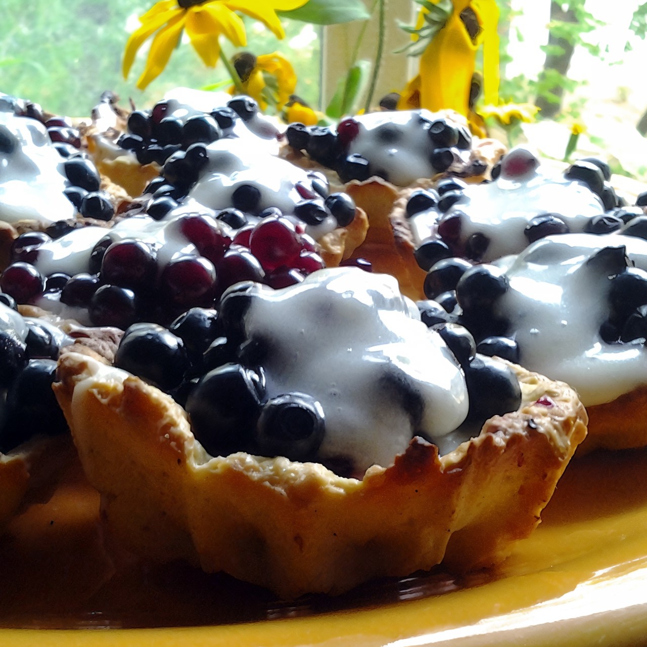 Корзинки с ягодами и лимонным кремом