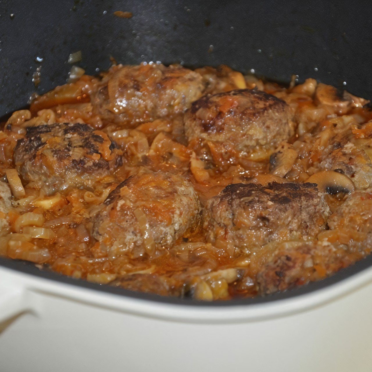 Котлеты в луковом соусе