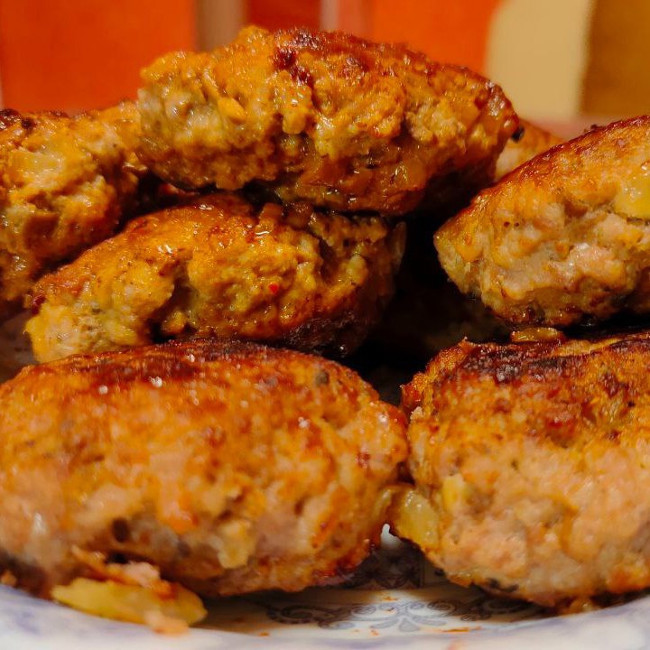 Котлеты домашние с рикоттой, грибами и луком