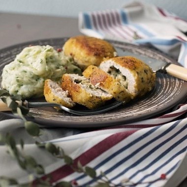 Котлеты куриные с сыром в мультиварке