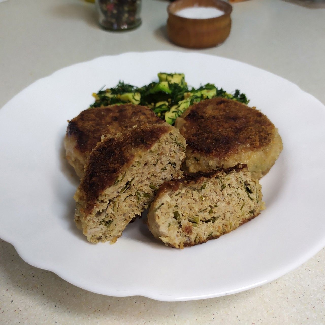 Котлеты с грецким орехом и зеленью