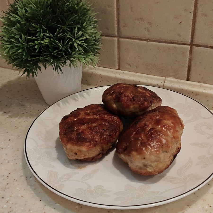 Котлеты с хлебом и куркумой