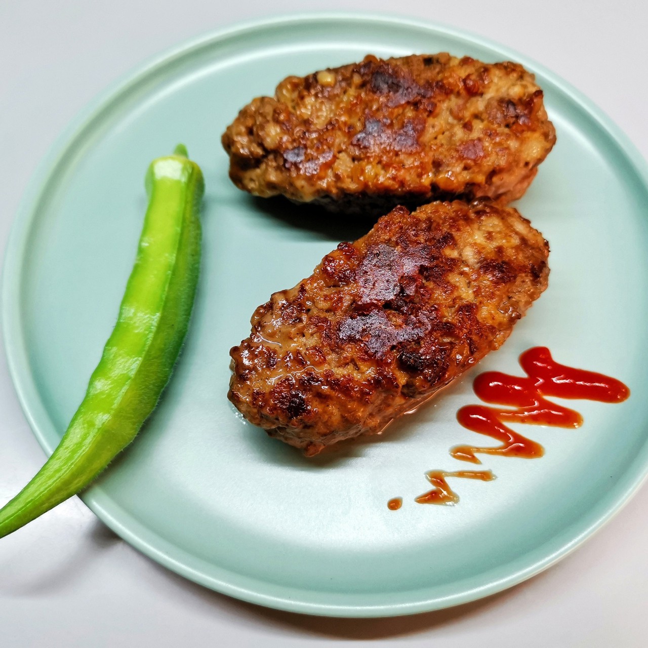 Котлеты с сыром дорблю