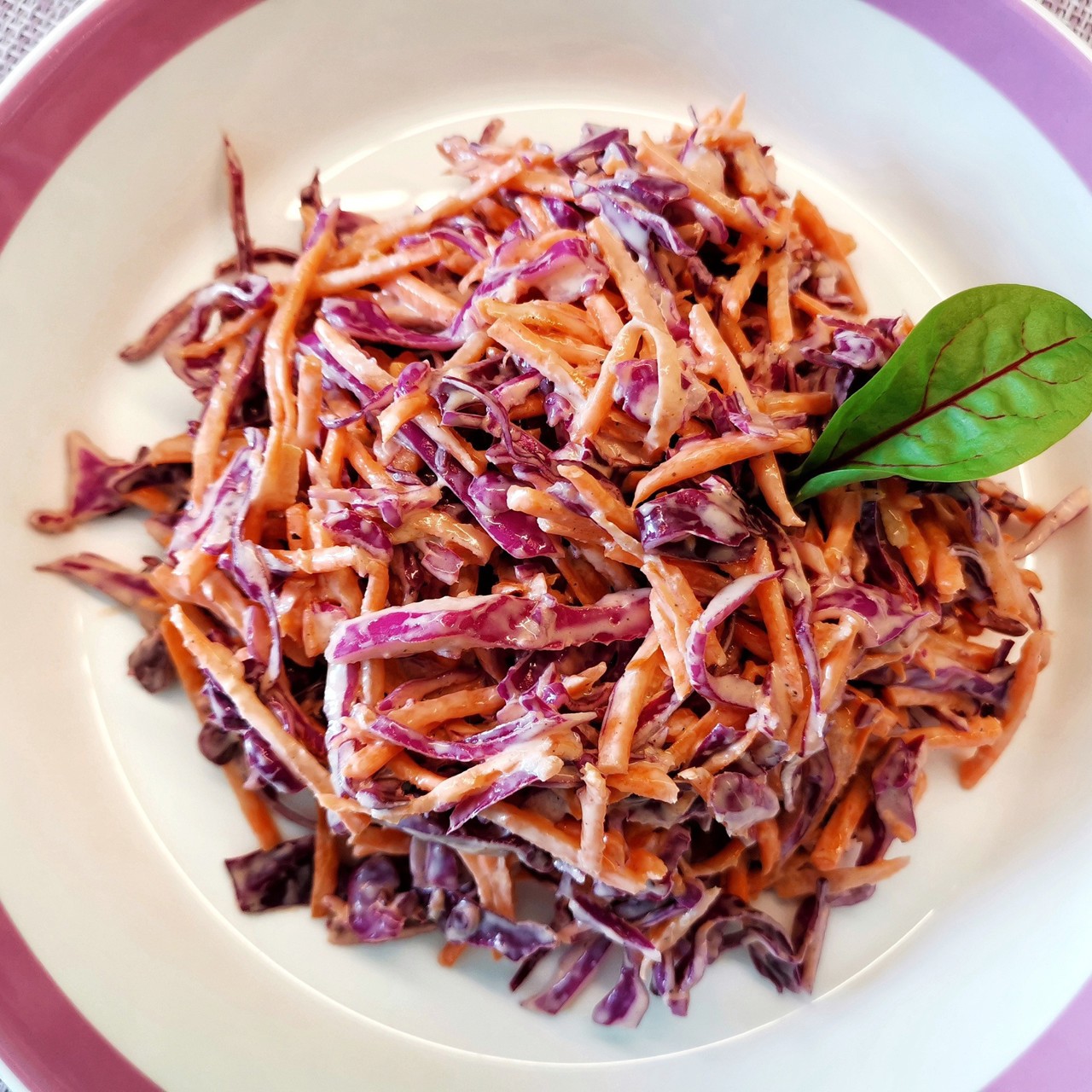 Коулсло из краснокочанной капусты