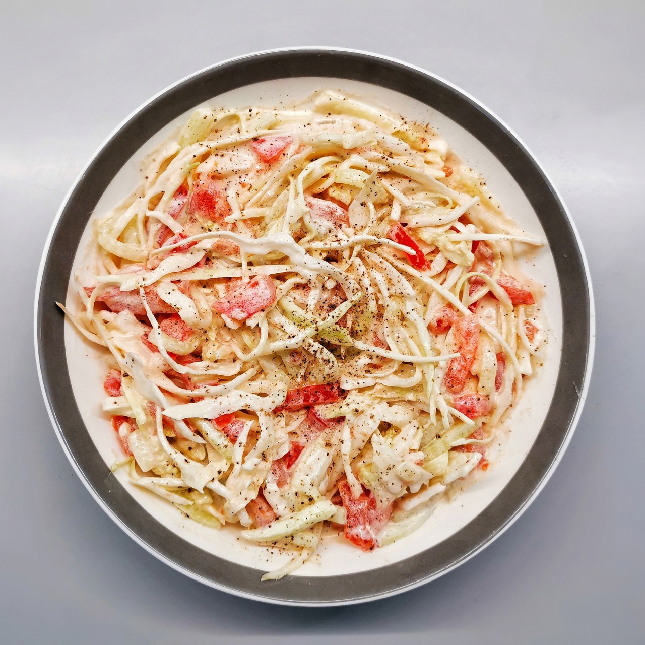 Коулсло со свежими овощами