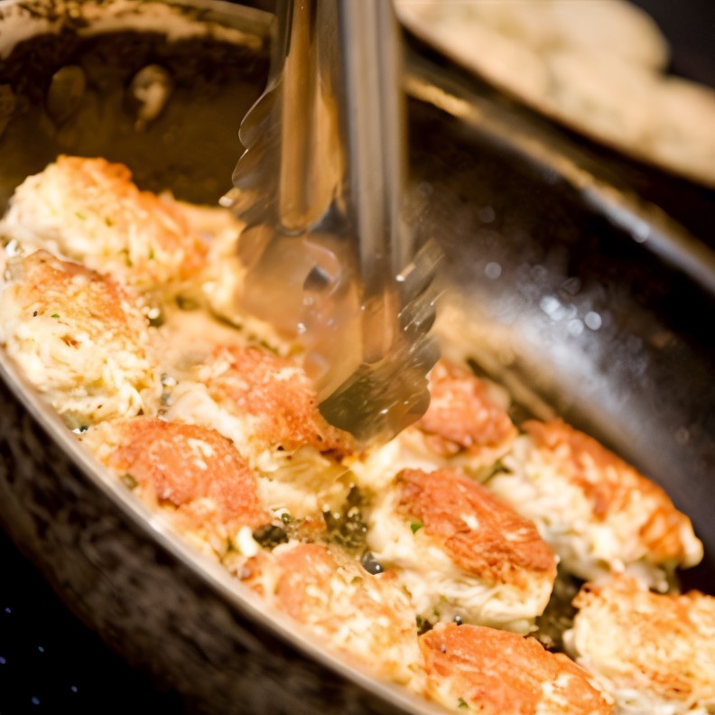 Крабовые котлеты с чили и ароматным соусом