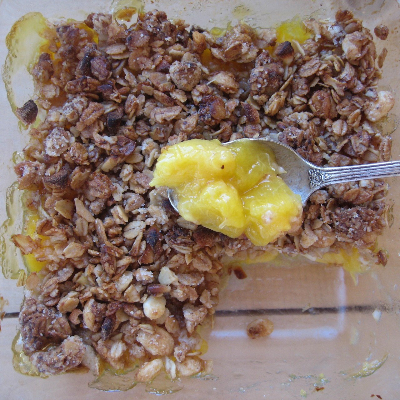 Крамбл с нектаринами и имбирем