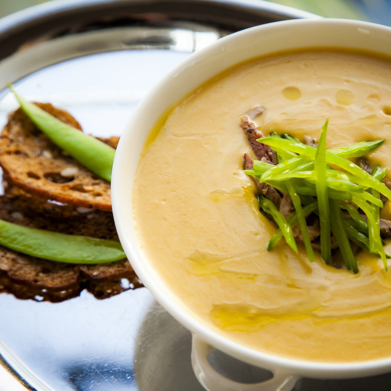 Крем-суп из нута с утиной грудкой от шеф-повара Mercedes bar Артема Сергеева