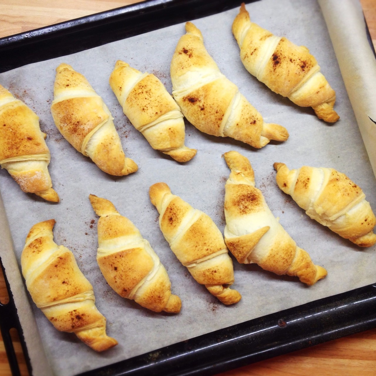 Круассаны с орехами и шоколадной пастой