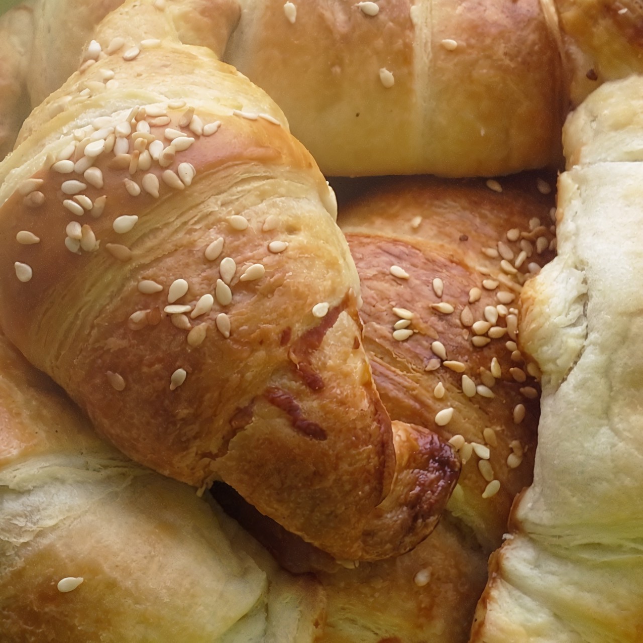 Круассаны с ветчиной и сыром