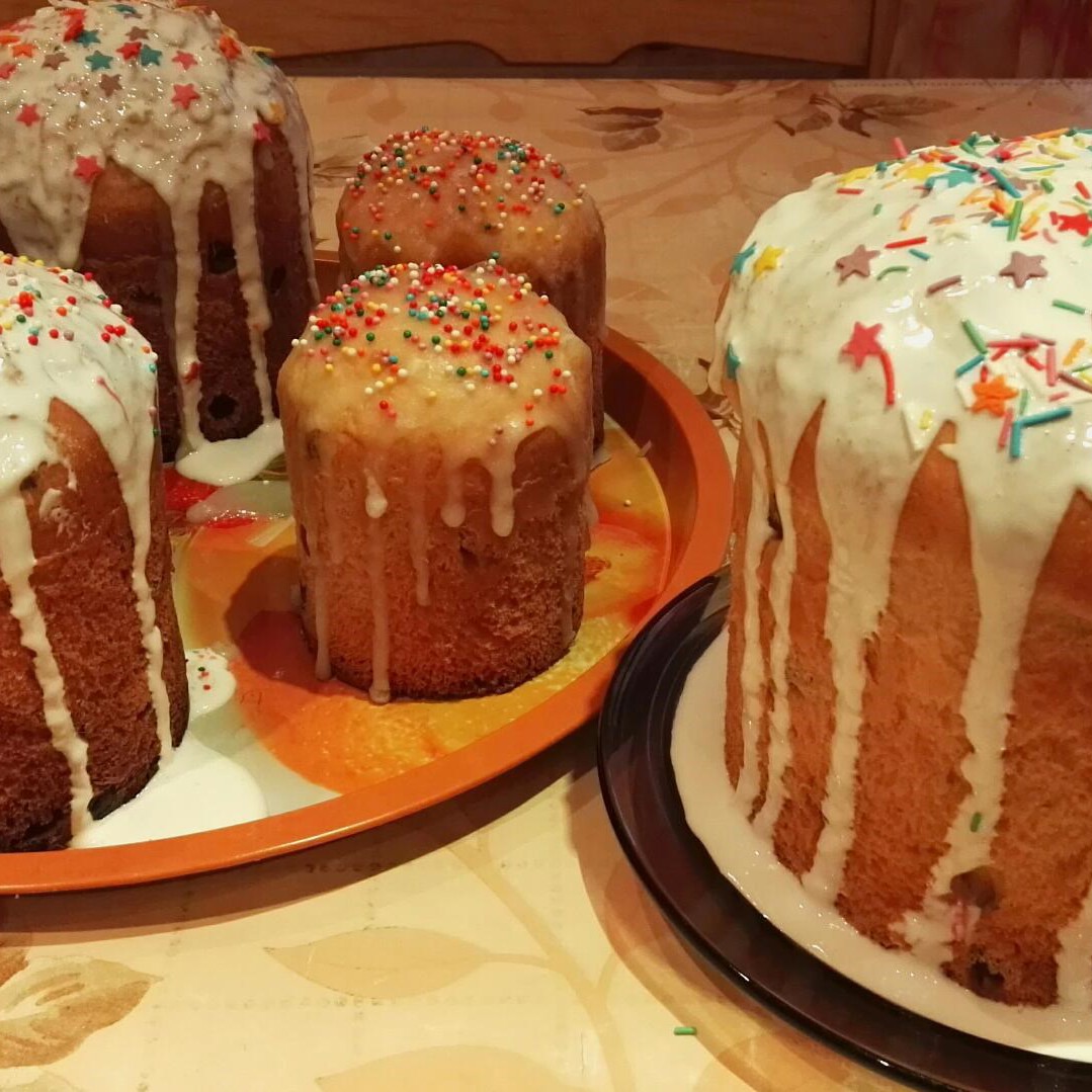 Кулич с изюмом на опаре