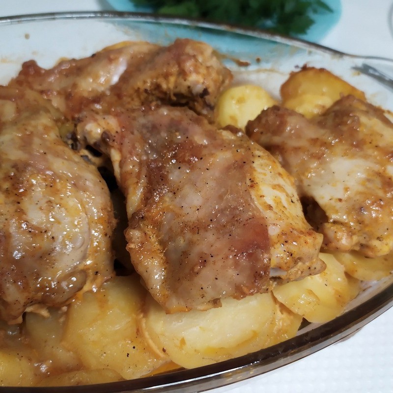 Курица с картошкой в духовке