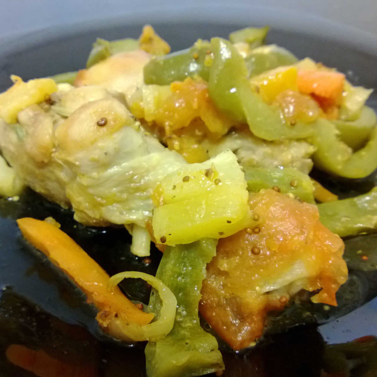 Курица с овощами в кисло-сладком соусе