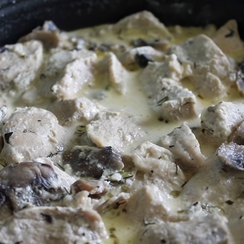 Курица с овощами в сметанном соусе