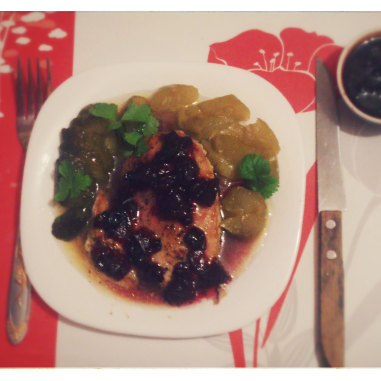 Курица в меду под клюквенным соусом