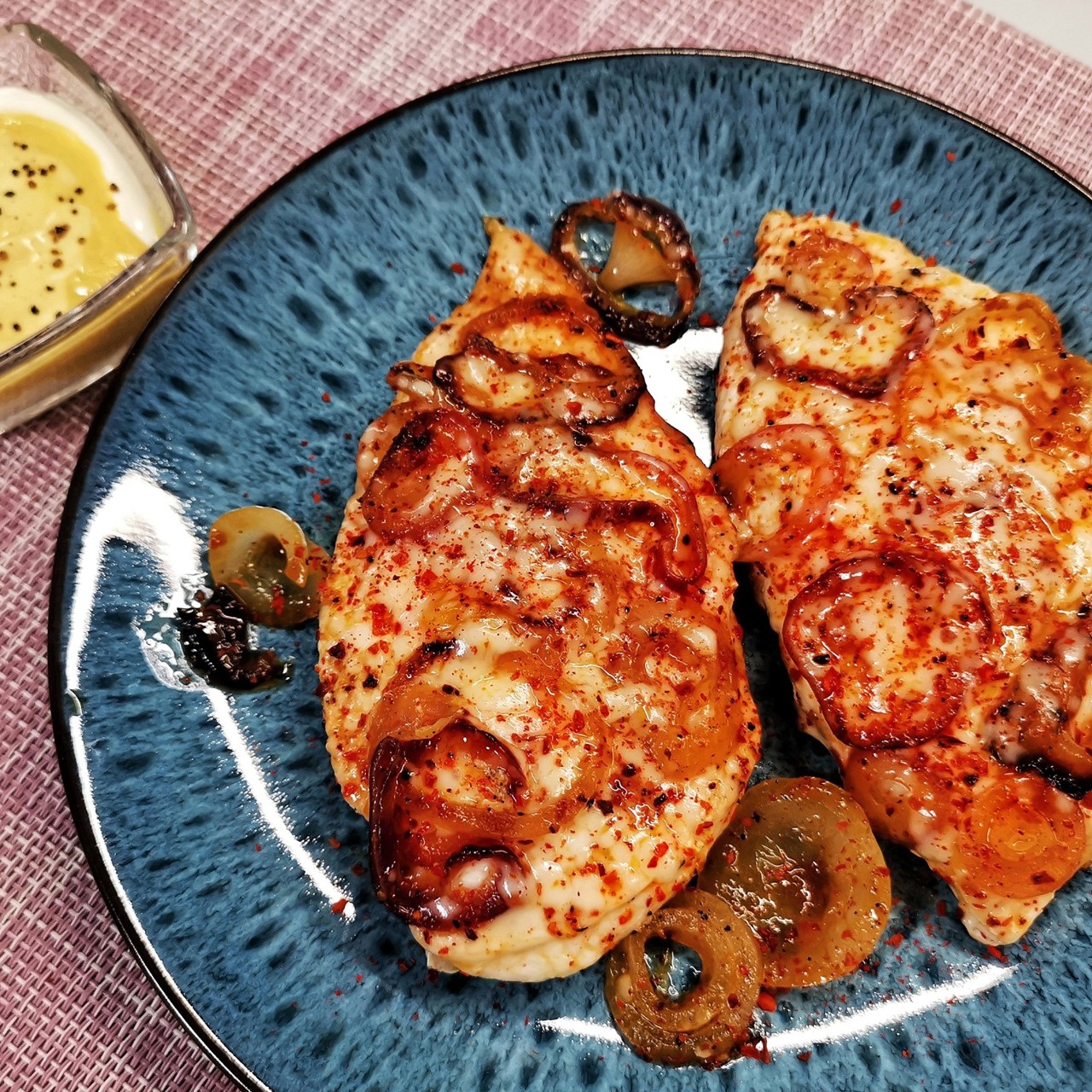 Куриная грудка на сковороде