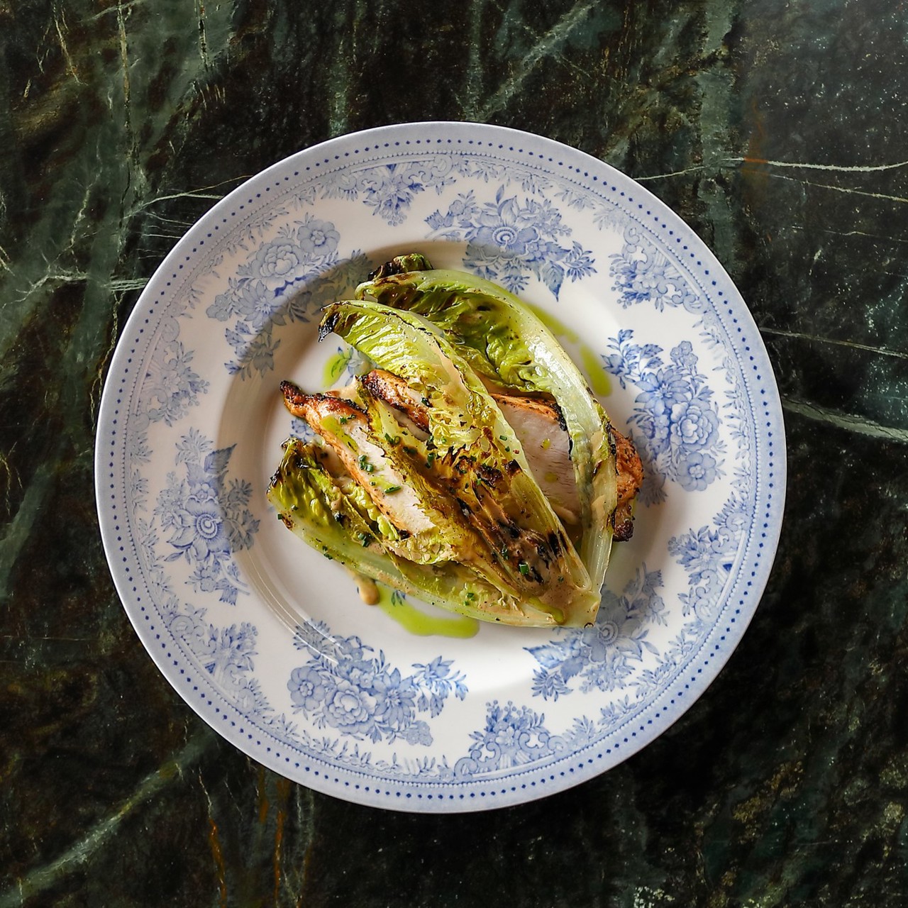 Куриная грудка с мини-романо на гриле