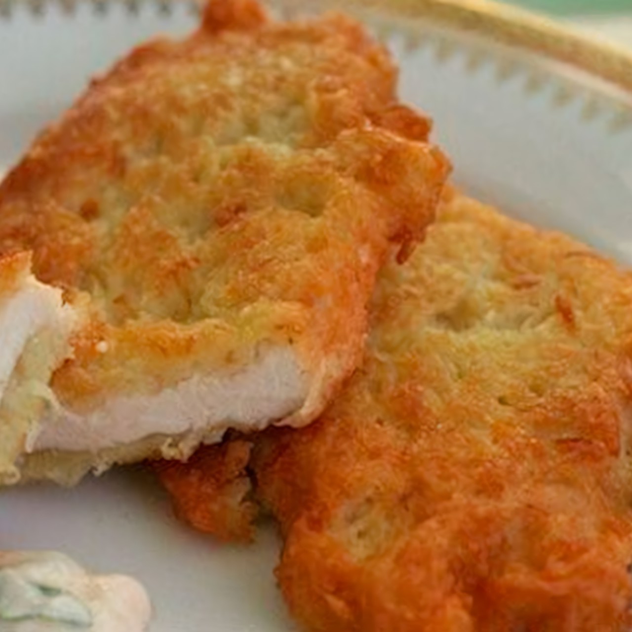 Куриная грудка в сырном кляре