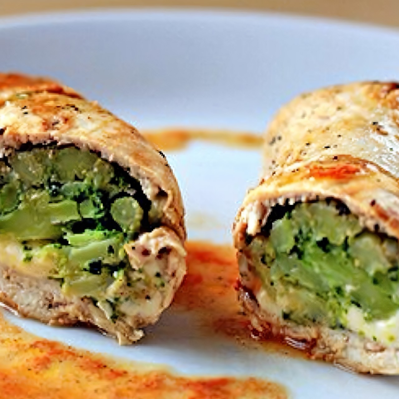Куриные рулеты с сыром и броколли