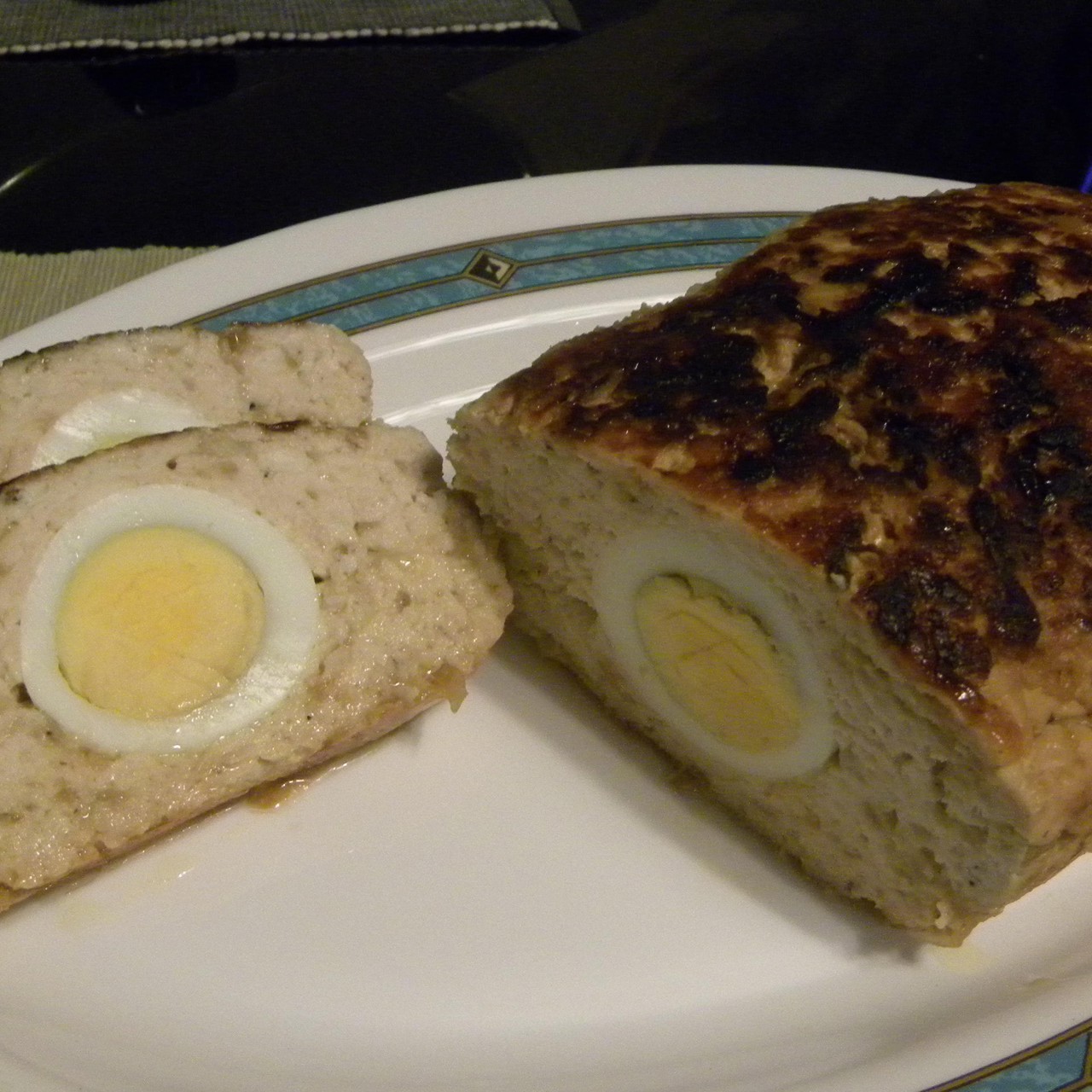 Куриный рулет с яйцом