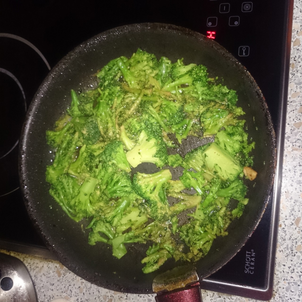 Куриное филе в духовке под сыром с овощами